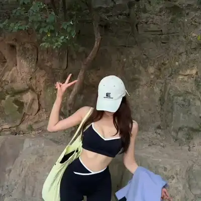 萧鹏诗